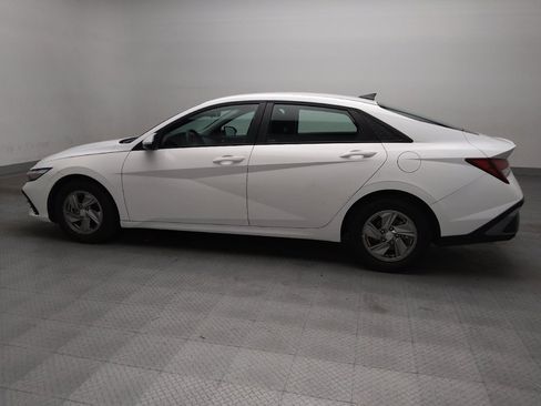 Used 2025 Hyundai Elantra SE FWD image 3