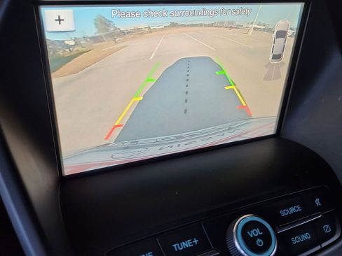 Used 2019 Ford Escape SEL image 18