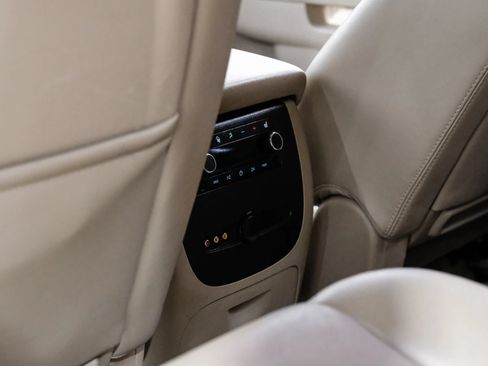 Used 2013 Chevrolet Tahoe LTZ RWD image 42