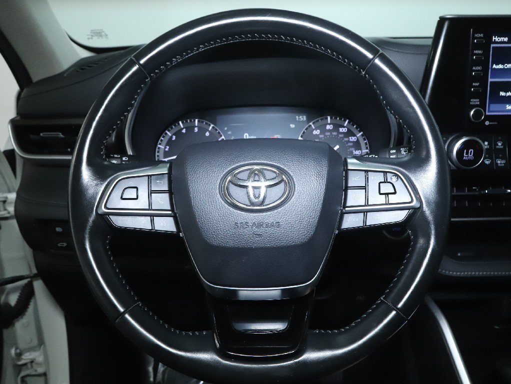 Used 2021 Toyota Highlander XLE AWD/4WD image 23