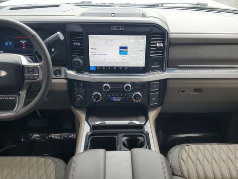 Used 2025 Ford F350 Platinum w/ Platinum Plus Package image 13