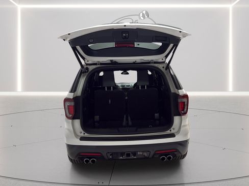 Used 2018 Ford Explorer Sport w/ Equipment Group 401A image 9