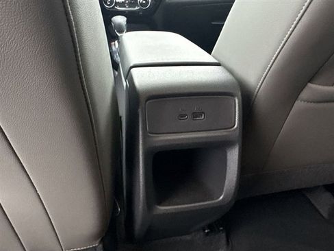 Used 2024 Chevrolet Trax ACTIV w/ Sunroof Package image 20