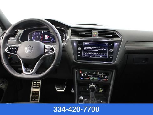Certified 2022 Volkswagen Tiguan SEL R-Line image 8