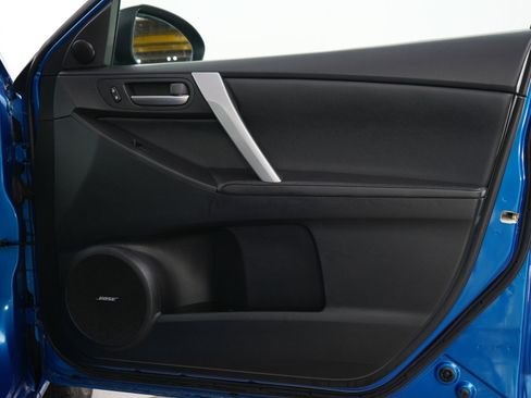 Used 2012 MAZDA MAZDA3 i Grand Touring w/ Tech Pkg FWD image 9