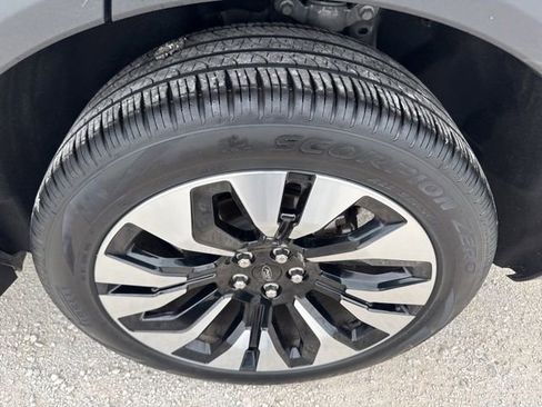 Used 2025 Ford Explorer Platinum w/ LUX Leather Package AWD/4WD image 21