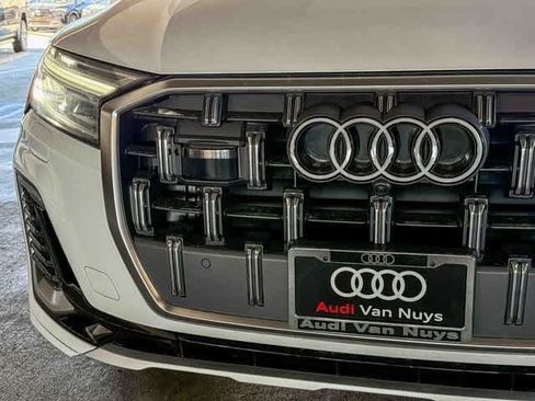 Used 2025 Audi Q7 3.0T Premium Plus w/ Premium Plus Package AWD/4WD image 11