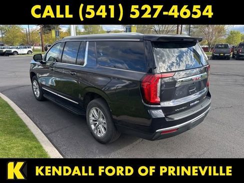 Used 2023 GMC Yukon XL SLT image 6