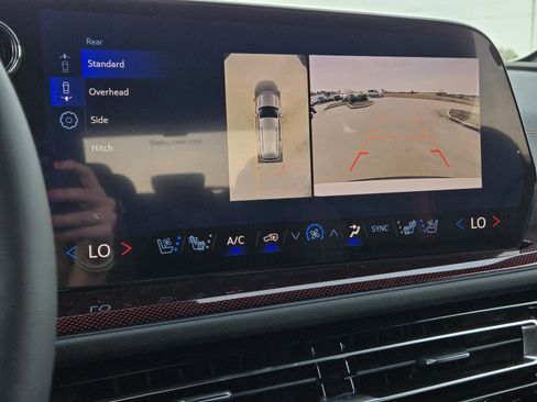 New 2026 Chevrolet Traverse RS image 12