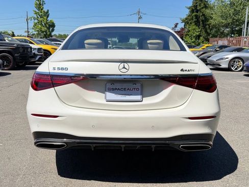 Used 2022 Mercedes-Benz S 580 4MATIC Sedan w/ AMG Line Package image 7