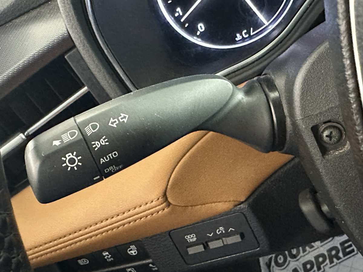 Used 2021 Toyota Avalon Touring w/ Advanced Safety Package FWD image 32