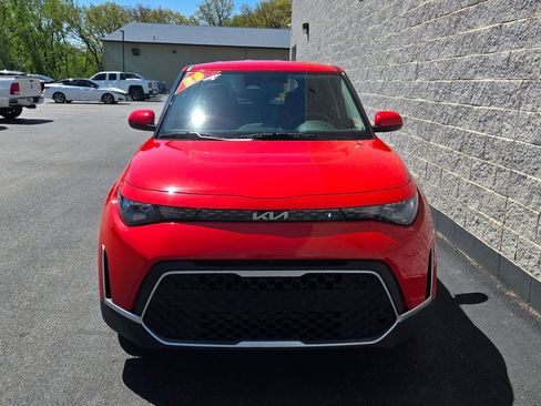 Used 2025 Kia Soul LX w/ LX Technology Package FWD image 8