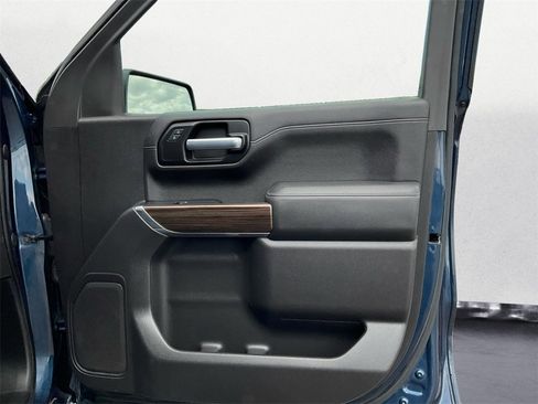 Used 2020 Chevrolet Silverado 1500 LT w/ All-Star Edition image 10