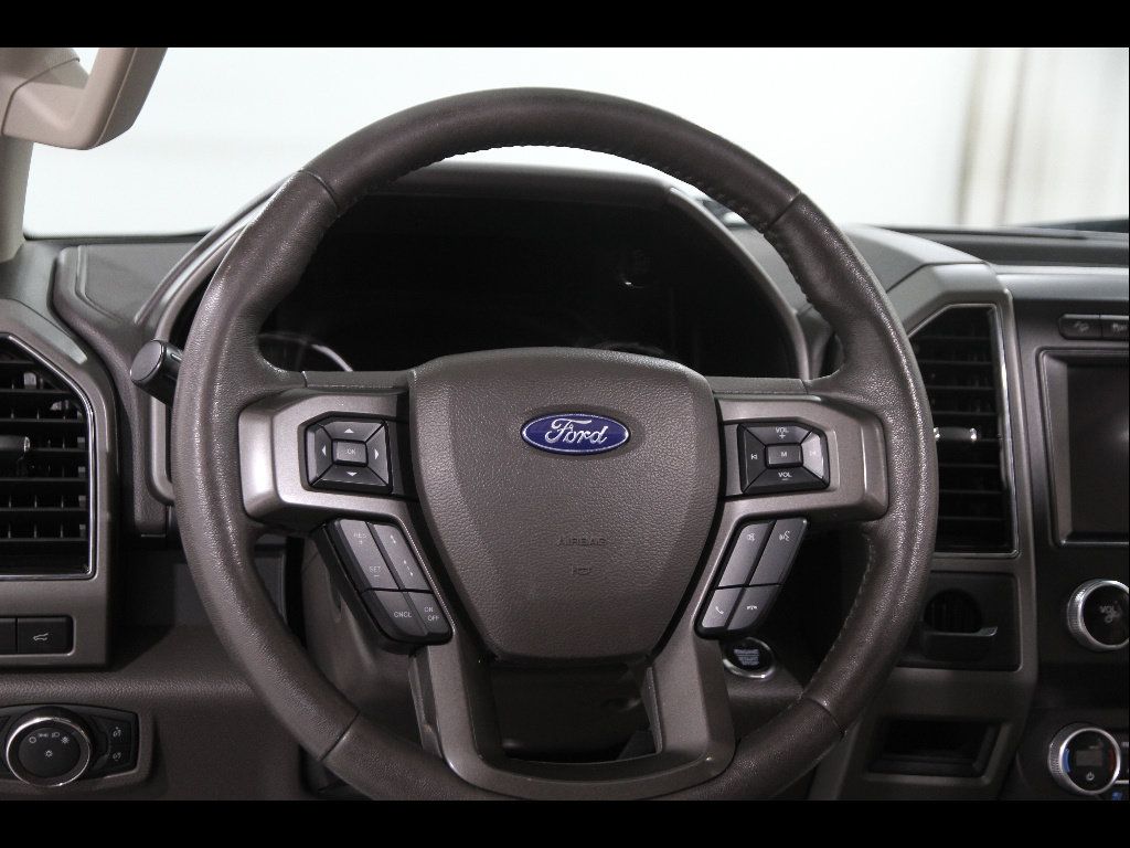 Used 2019 Ford Expedition XLT w/ Equipment Group 202A AWD/4WD image 8