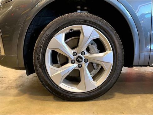 Certified 2023 Audi Q5 2.0T Premium Plus w/ Premium Plus Package AWD/4WD image 9
