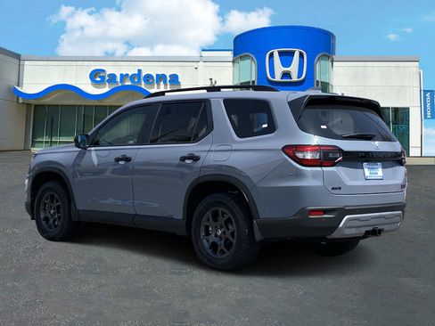 New 2025 Honda Pilot TrailSport image 4