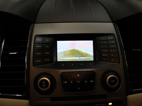 Used 2018 Ford Taurus SE image 15