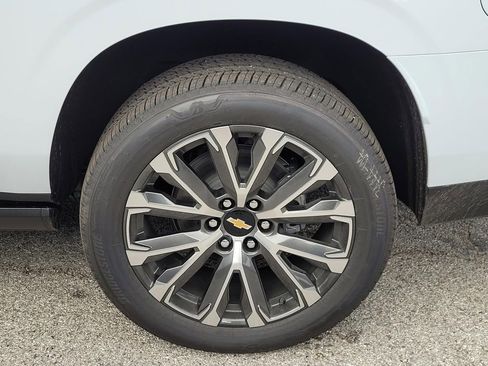 New 2026 Chevrolet Suburban High Country AWD/4WD image 4