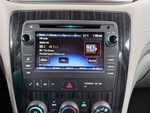 Used 2014 Chevrolet Traverse LT w/ All-Star Edition FWD image 17