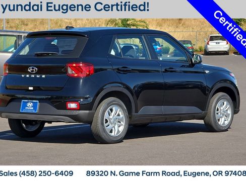 Used 2025 Hyundai Venue SE FWD image 4
