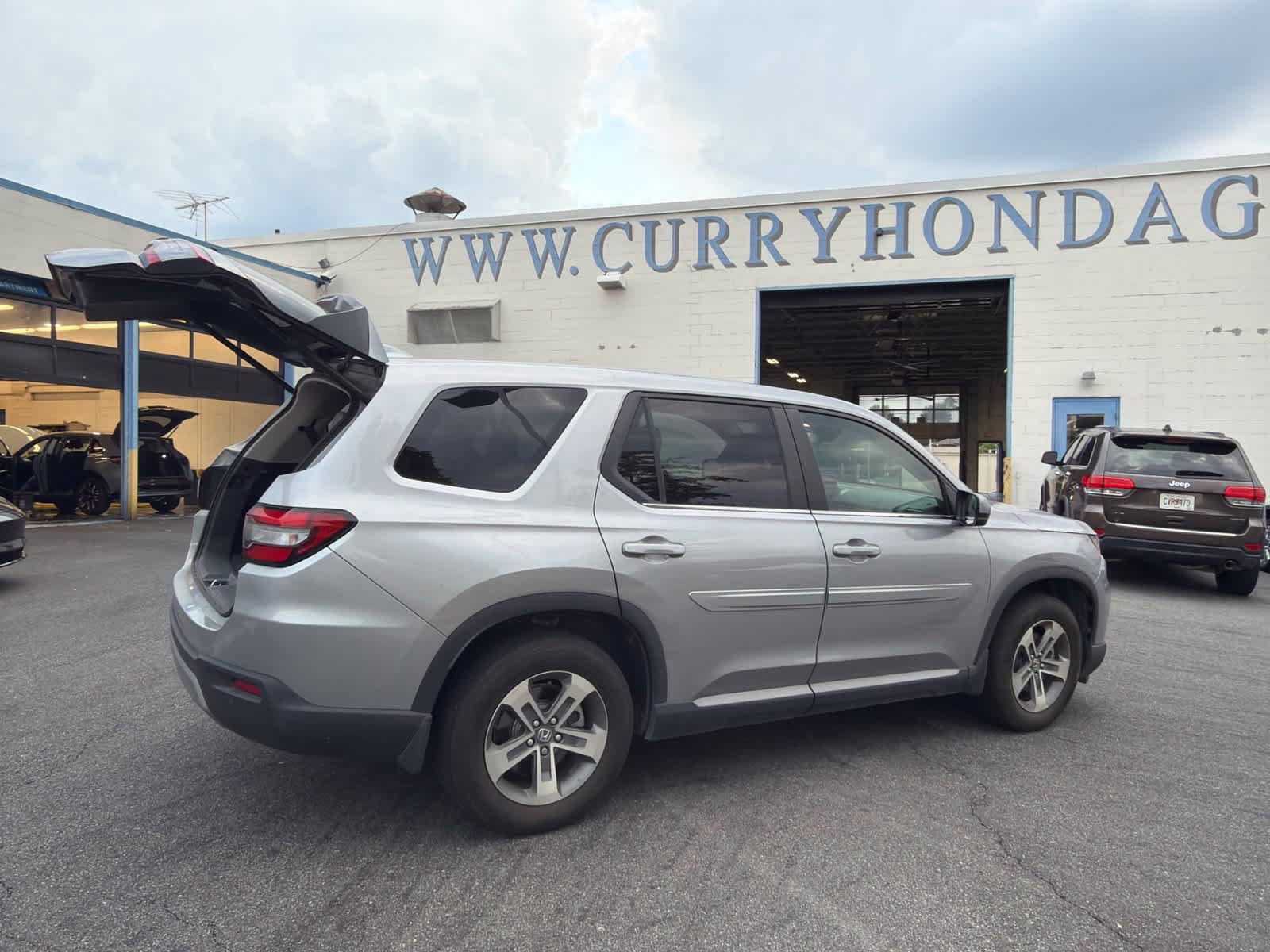 Certified 2025 Honda Pilot EX-L image 12