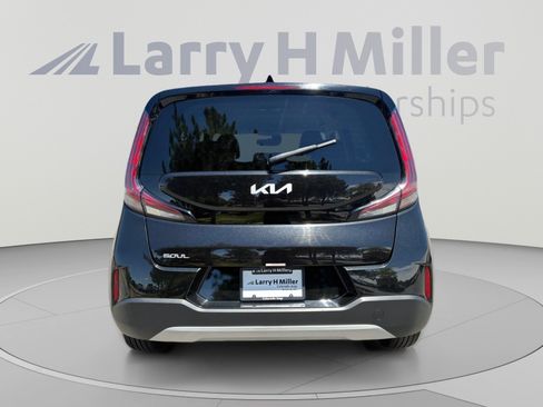 Used 2024 Kia Soul LX FWD image 4