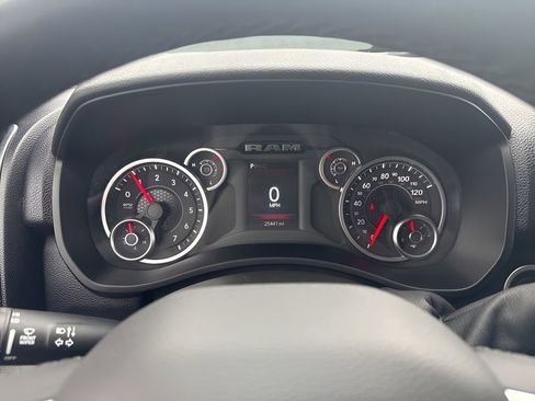 Used 2025 RAM 2500 Big Horn AWD/4WD image 23