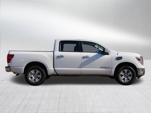 Certified 2017 Nissan Titan SV image 8