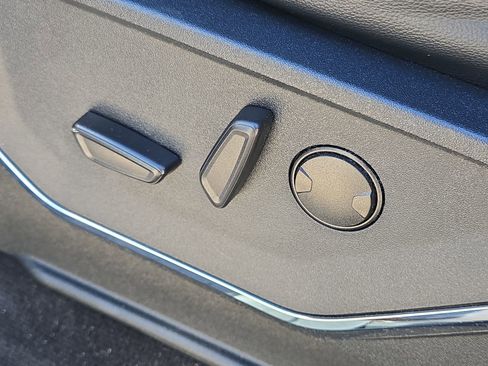 Used 2022 Ford F150 Lariat w/ Max Trailer Tow Package image 12