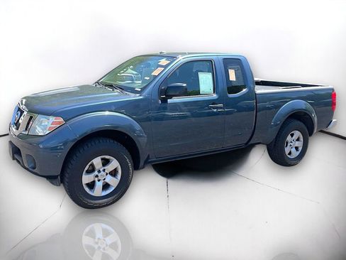 Used 2013 Nissan Frontier SV AWD/4WD image 2