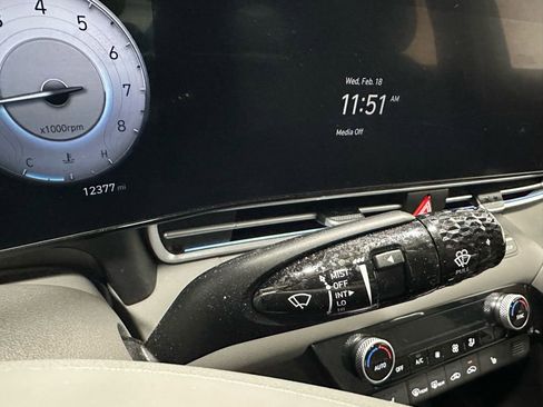 Used 2025 Hyundai Elantra SEL image 22