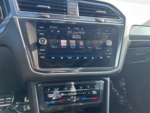 Used 2023 Volkswagen Tiguan SEL R-Line image 8