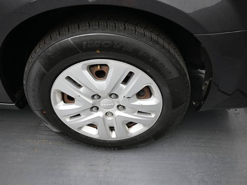 Used 2019 Dodge Grand Caravan SE w/ UConnect Hands-Free Group FWD image 21
