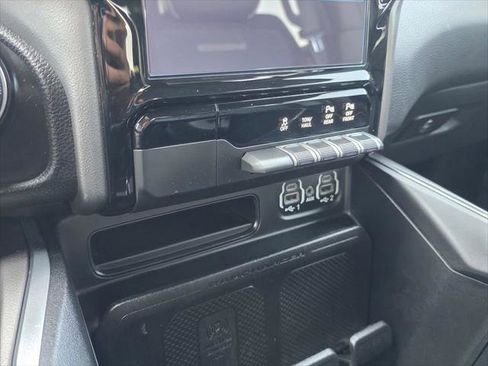 Certified 2024 RAM 1500 Laramie RWD image 28