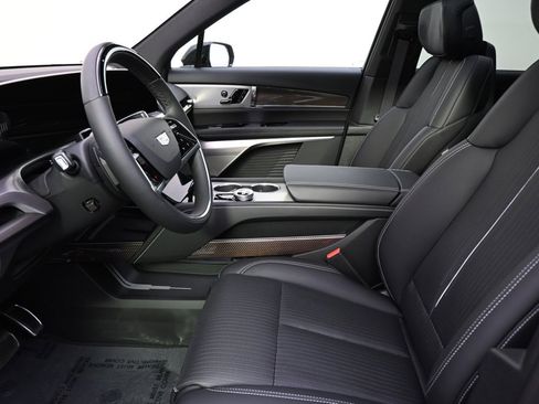 New 2026 Cadillac Vistiq Sport w/ LPO, Floor Liner Package image 13