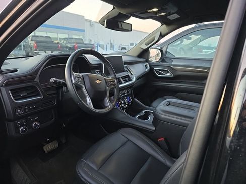 Used 2023 Chevrolet Suburban LT image 7
