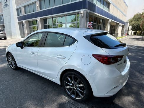 Used 2018 MAZDA MAZDA3 Touring FWD image 5