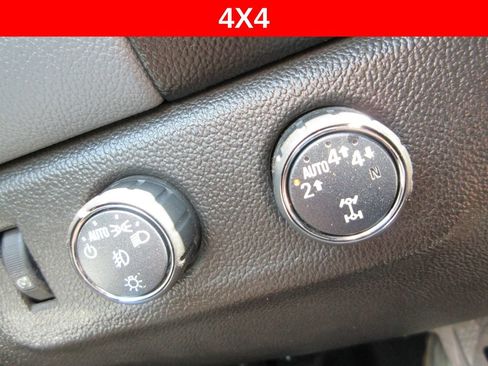 Used 2022 Chevrolet Colorado Z71 w/ Safety Package AWD/4WD image 28