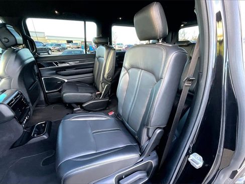 Used 2022 Jeep Wagoneer Series III w/ Flexible Seating Group image 23