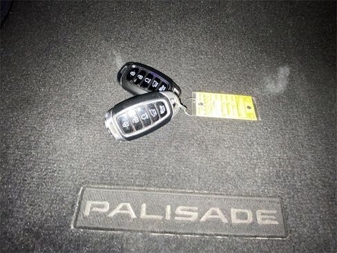 Used 2021 Hyundai Palisade Limited image 32