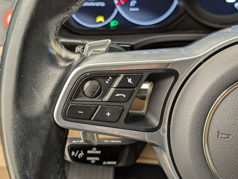 Used 2021 Porsche Cayenne image 19