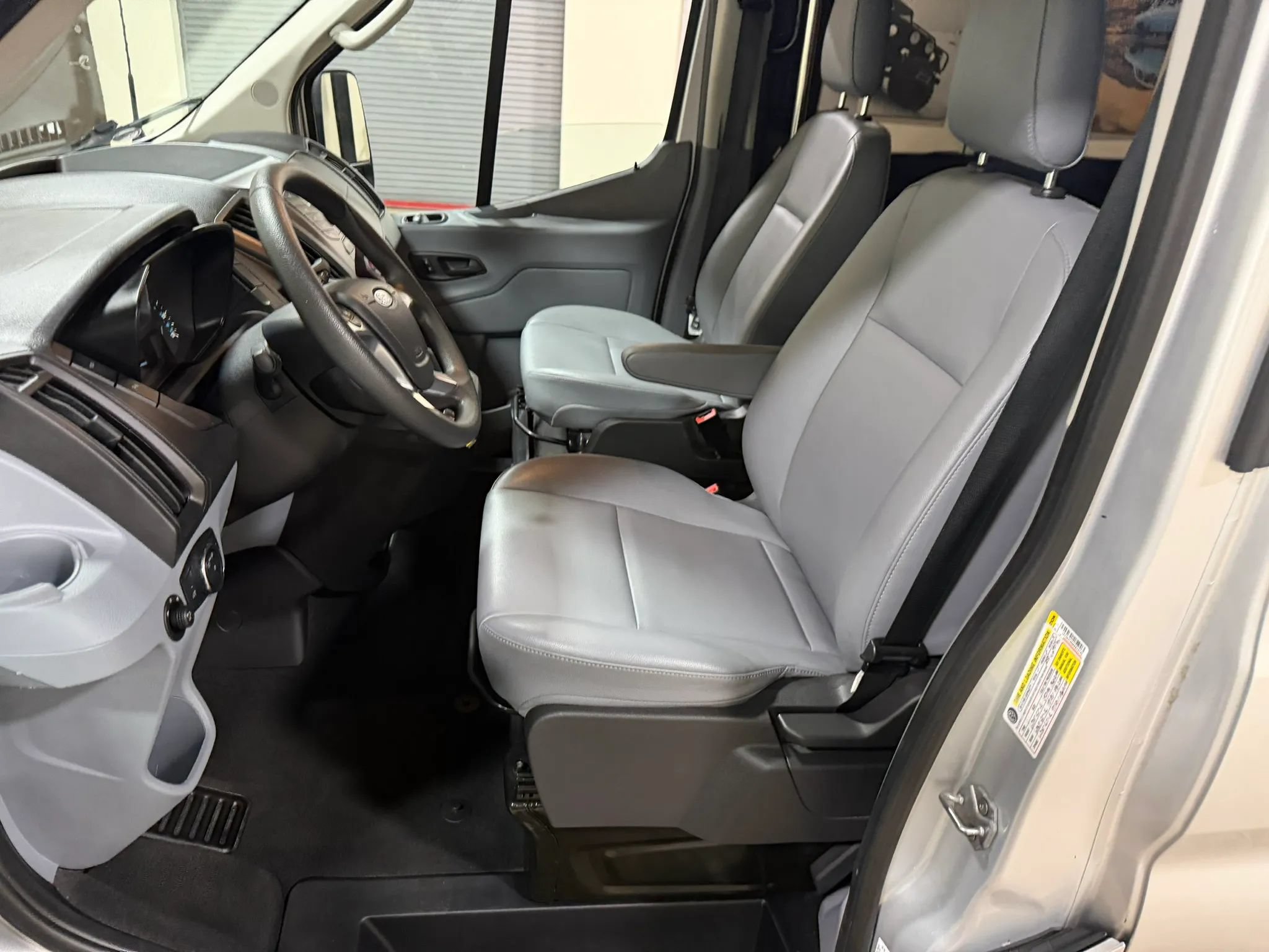 Used 2019 Ford Transit 250 148 Medium Roof RWD image 31