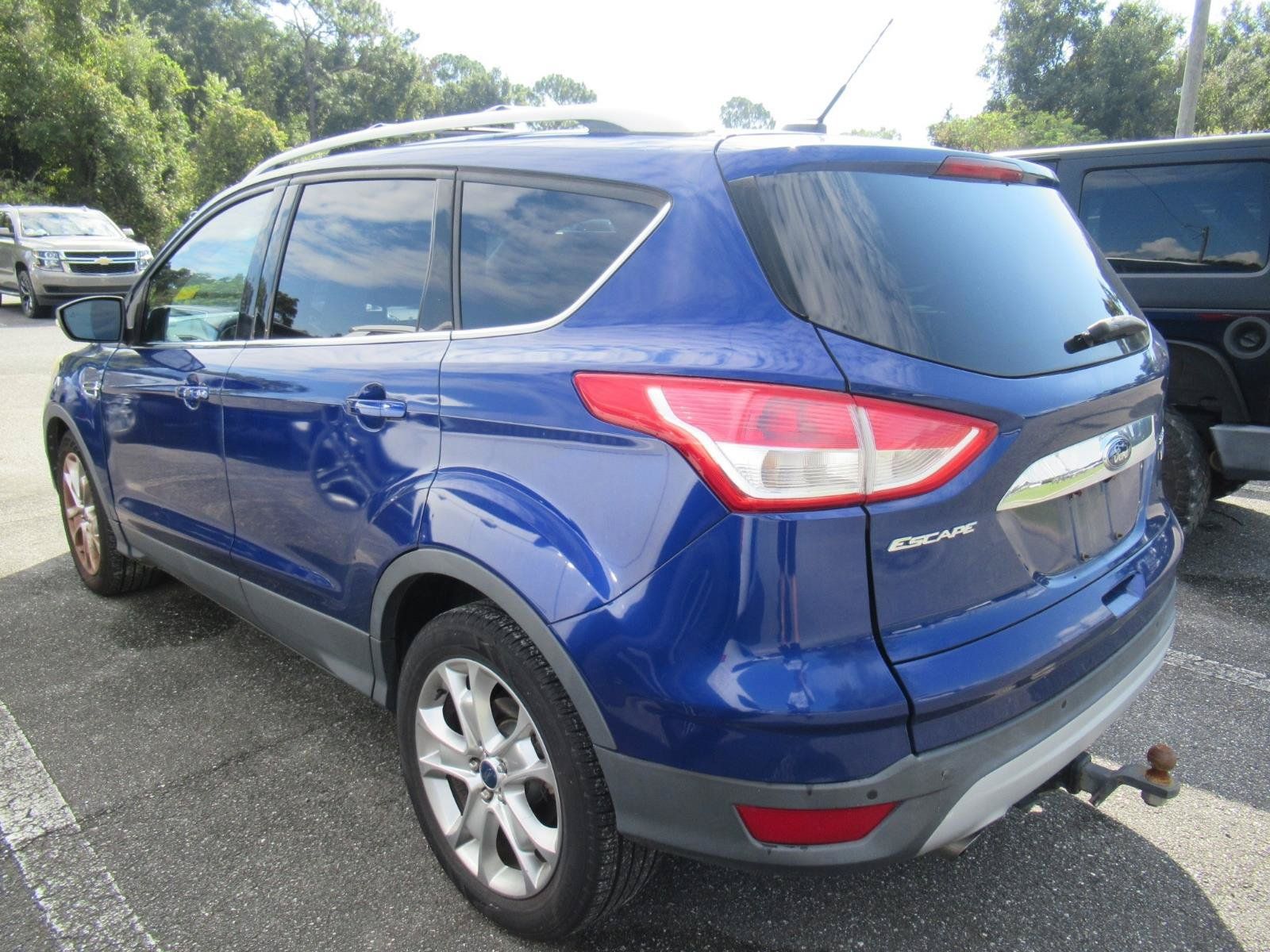 Used 2014 Ford Escape Titanium w/ Equipment Group 401A FWD image 3