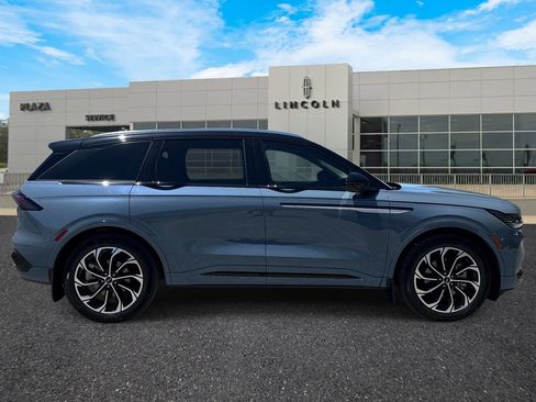 Certified 2025 Lincoln Nautilus Reserve AWD/4WD image 2