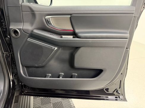 Used 2025 Ford Expedition Platinum AWD/4WD image 36