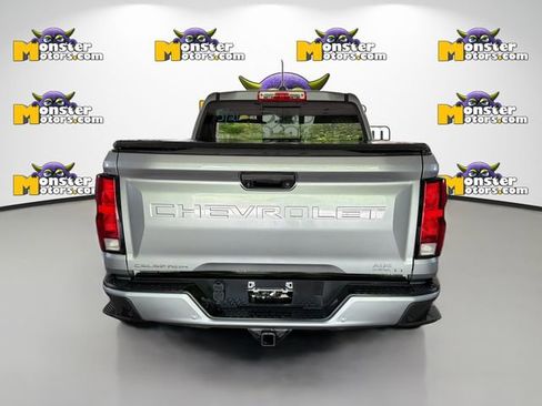 Used 2023 Chevrolet Colorado LT w/ LT Convenience Package II AWD/4WD image 5