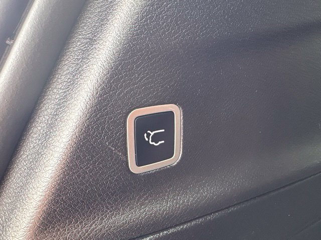 Used 2025 Chrysler Pacifica Select FWD image 18