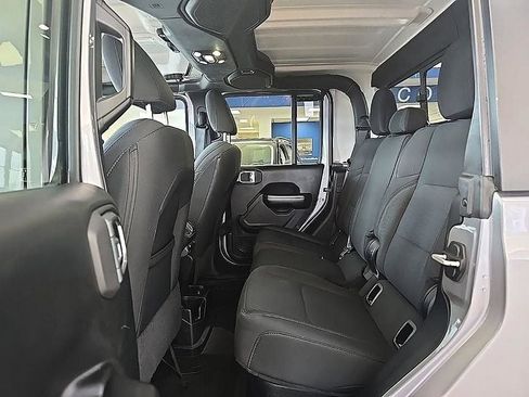 Used 2020 Jeep Gladiator Sport AWD/4WD image 27