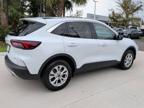 Certified 2024 Ford Escape Active AWD/4WD image 5