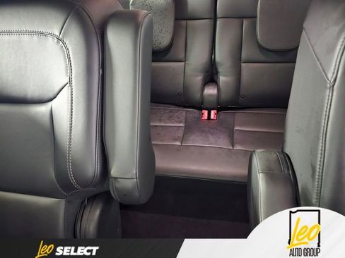 Used 2023 Ford Explorer XLT w/ Equipment Group 202A AWD/4WD image 19